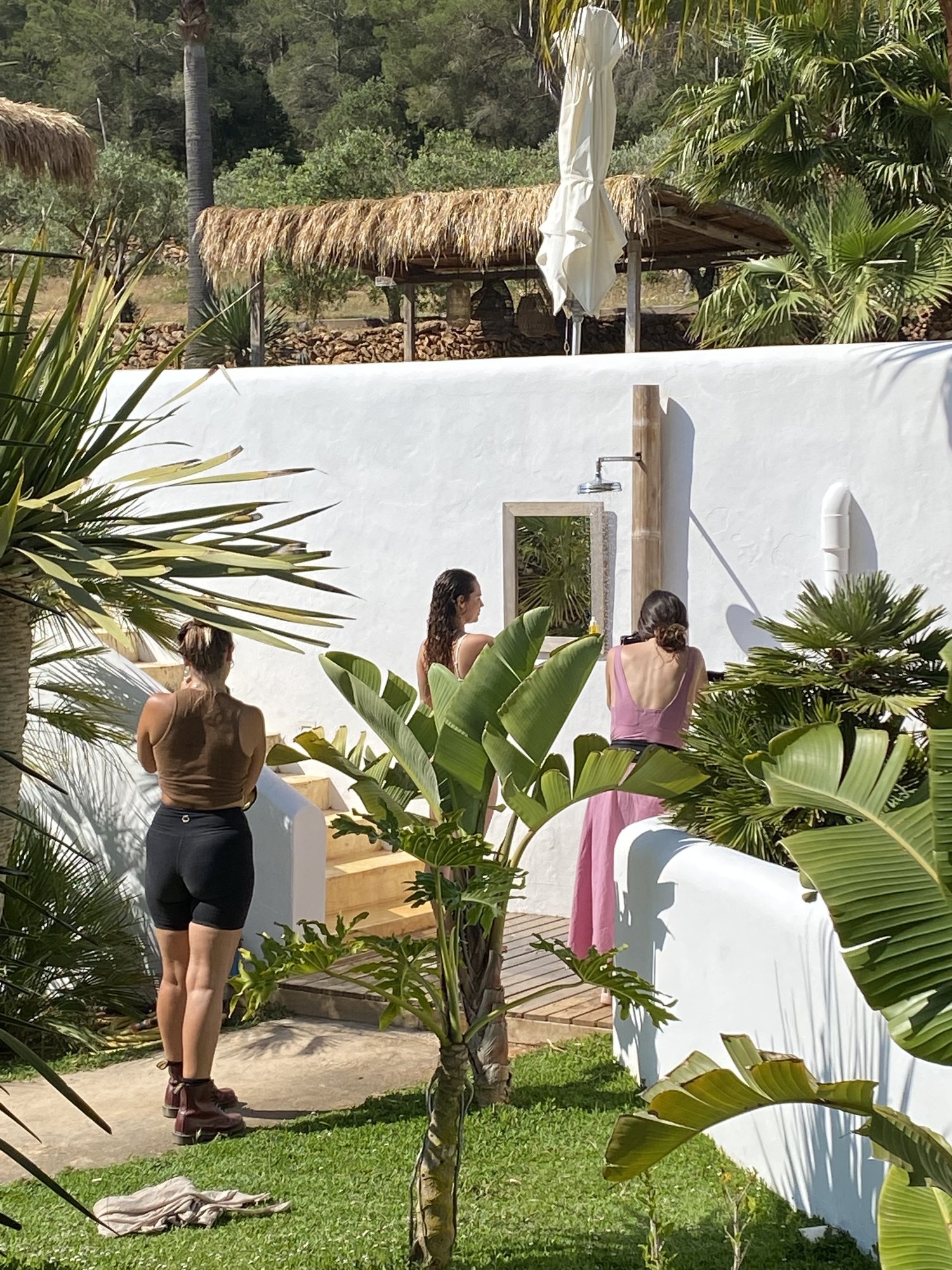 Behind the scenes of a brand photoshoot - Aligned Design Co.